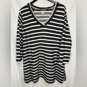 Liz Claiborne 2X Striped V-Neck Tunic Top Dark Grey White Pockets Weekend Casual